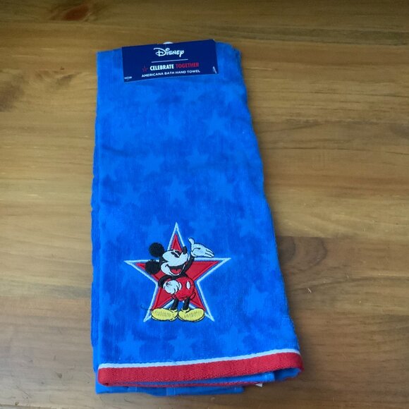 MICKEY MOUSE AMERICANA BATH HAND TOWEL CELEBRATE TOGETHER - Picture 1 of 2